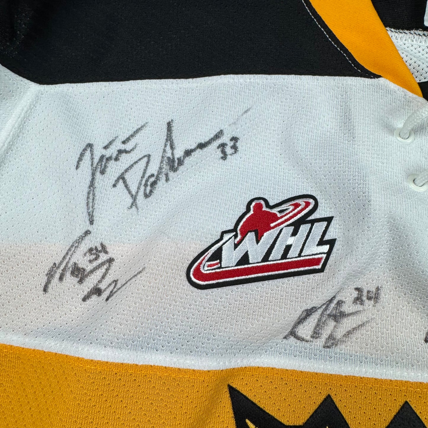 Brandon Wheat Kings Team Signed WHL CCM Hockey Jersey Size XXL